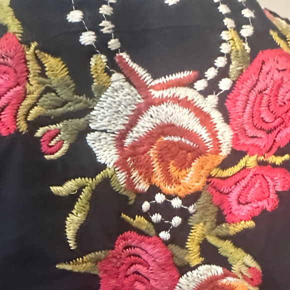 Johnny Was Black Floral Embroidered Women's long sleeved T - Picture 4 of 5